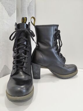 Dr. Martens Darcie Black Leather Heeled Lace Up Boots 5 US 36 EU